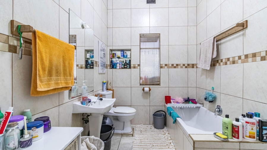 4 Bedroom Property for Sale in Cambridge Eastern Cape